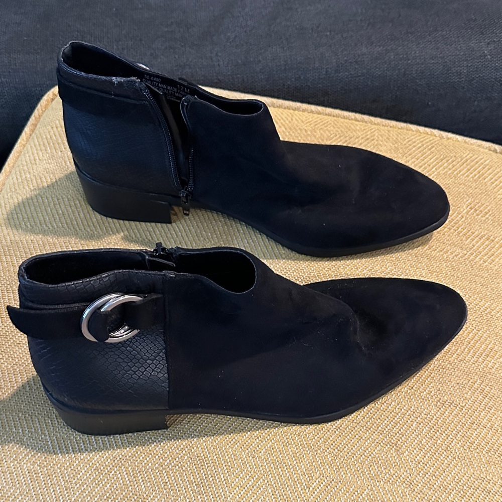 Bella Vita Black Ankle Boots